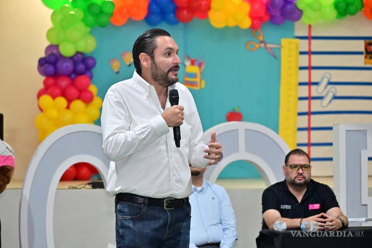$!Carlos Villarreal dirigió un mensaje a los estudiantes durante el inicio del ciclo escolar 2026-2027.