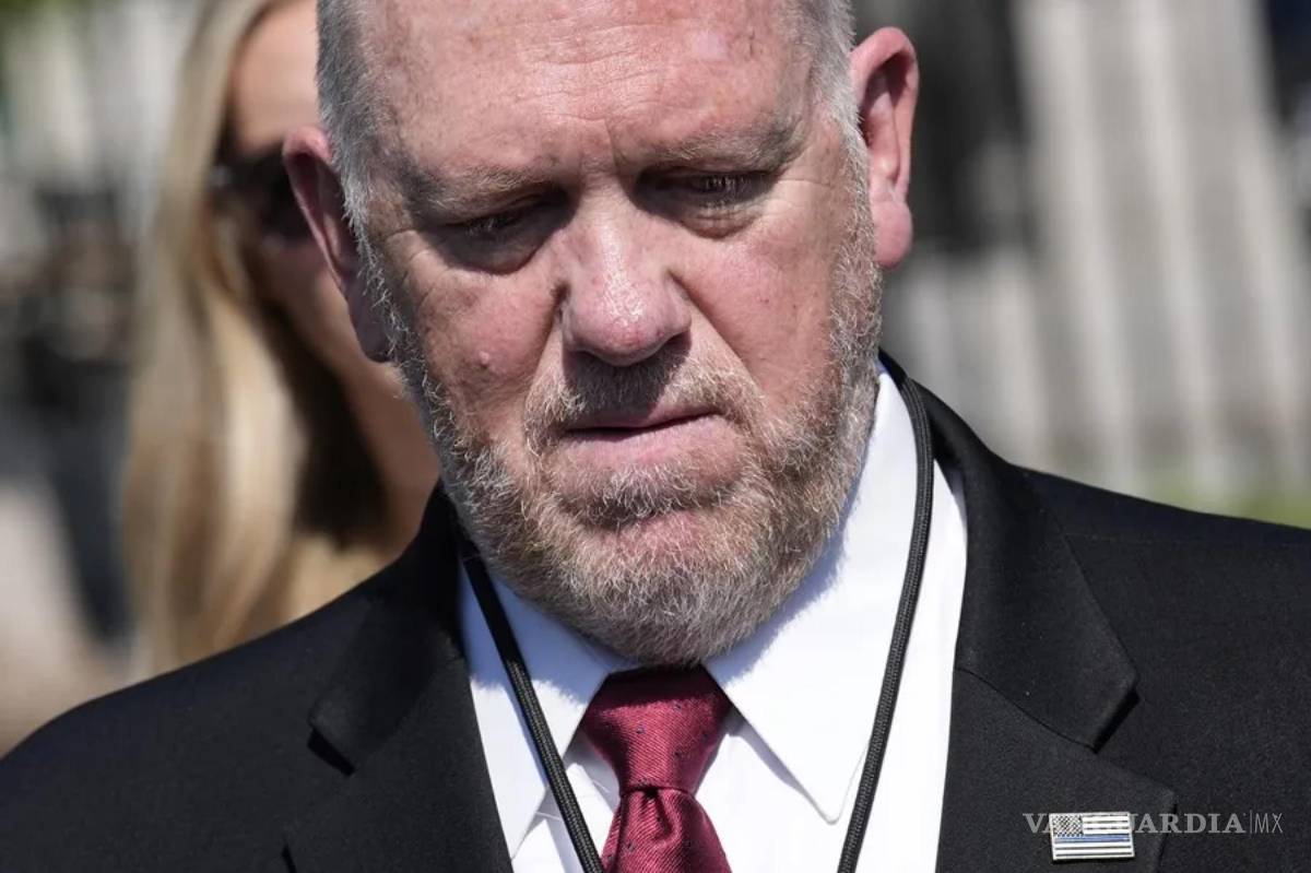 $!El zar de la frontera de EE.UU., Tom Homan, habla ante la prensa, este 19 de junio de 2025, sobre las redadas en los lugares de trabajo de los migrantes.