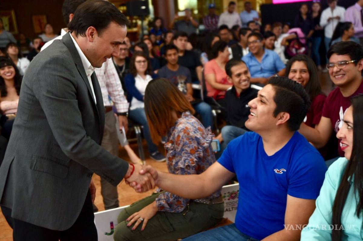 $!Entrega Manolo Jiménez Becas Universitarias "Todos por la Educación"