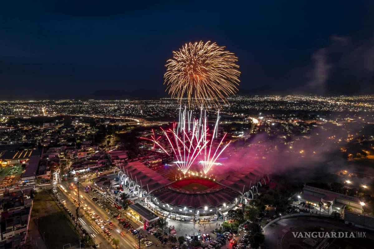 $!Este era el espectacular show de juegos artificiales de la inauguración.