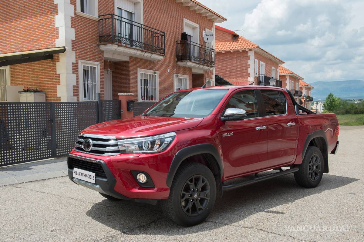 $!Toyota Hilux Doble Cabina 2.4 150D AT Invincible: sin límites