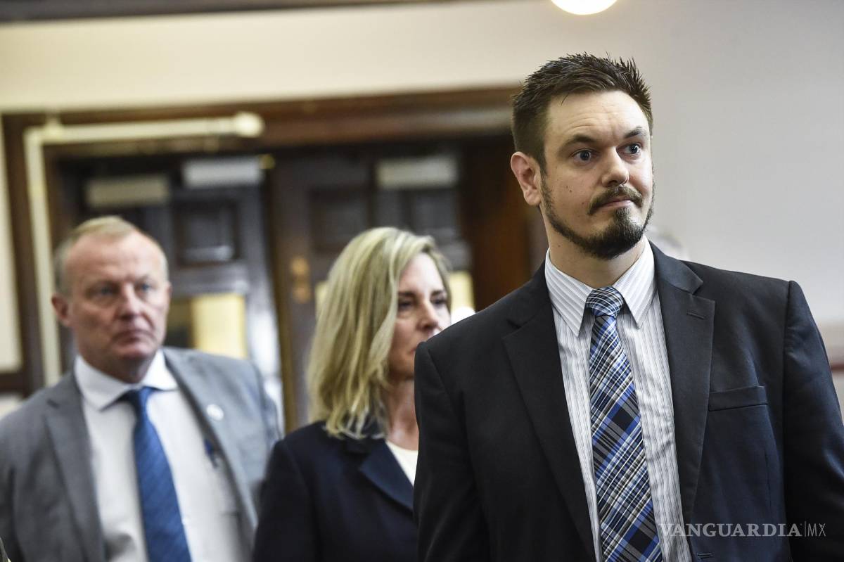 $!Los abogados del estado de Montana llegan antes de una audiencia en la demanda por el cambio climático, Held vs. Montana, en Helena, Montana.