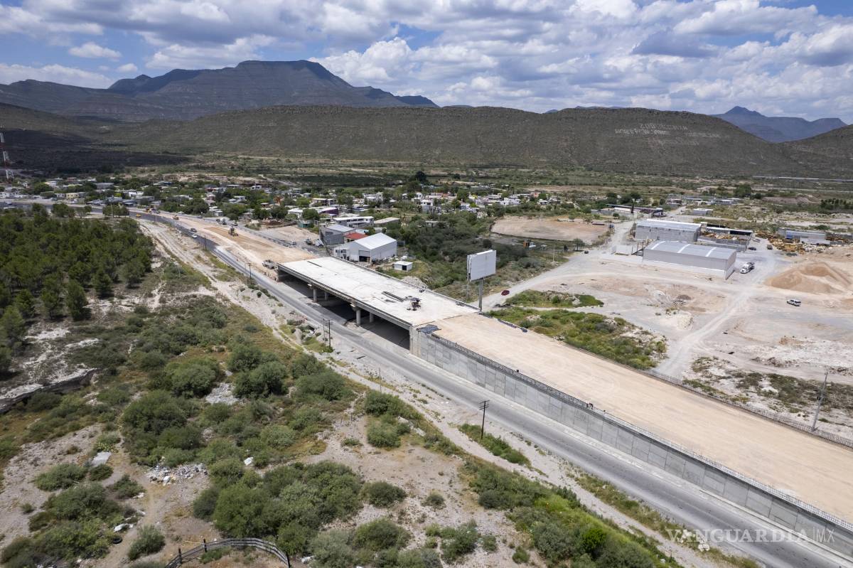 $!La obra representa una inversión aproximada de 700 millones de pesos, que incluye infraestructura carretera y trabajos de canalización de agua potable.