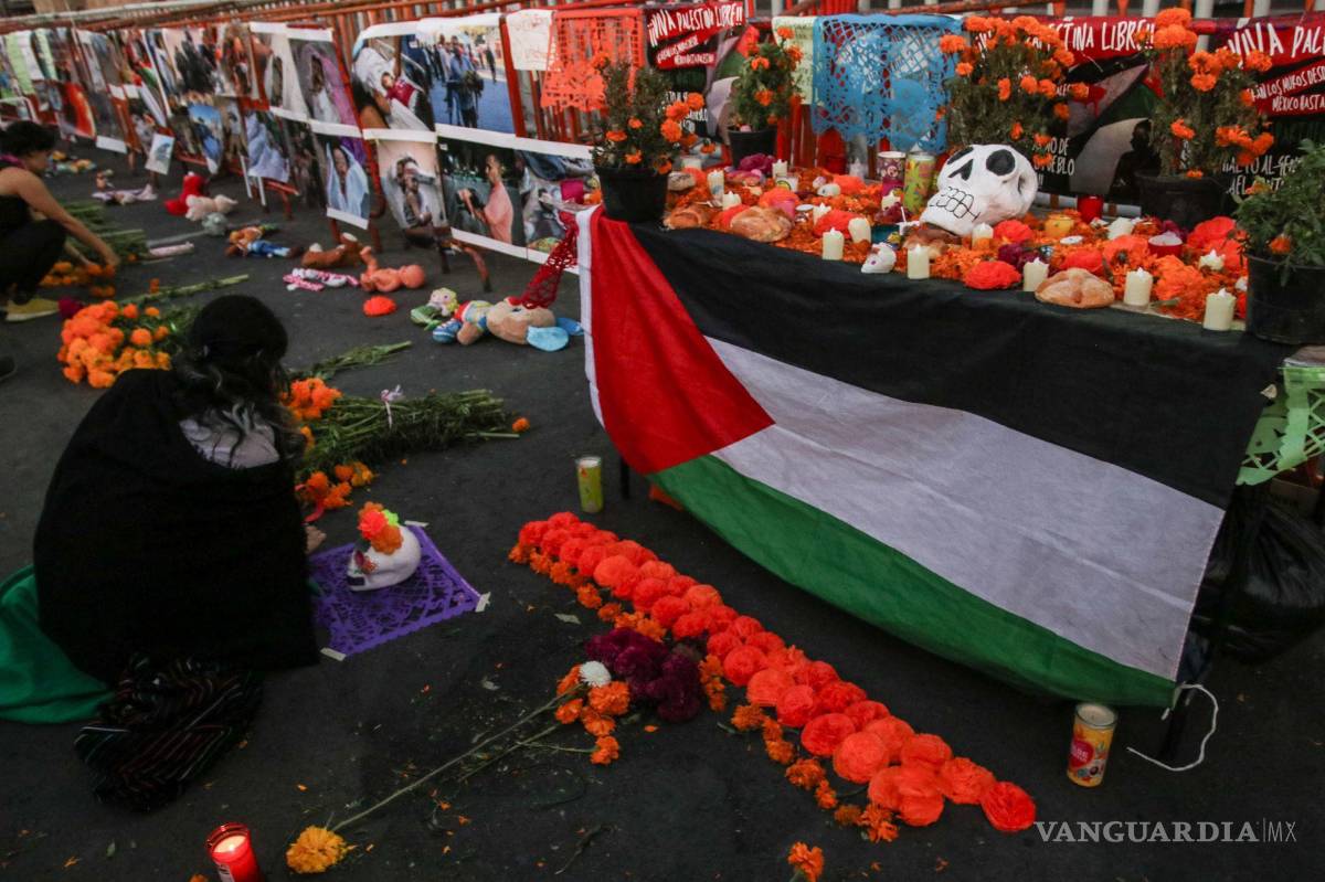 $!Homenaje con una ofrenda de Día de Muertos con el propósito de recordar a todos los afectados por este conflicto armado.