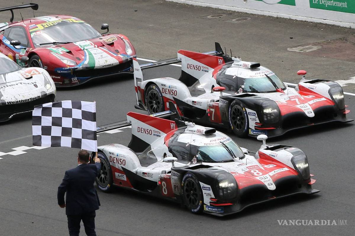 $!Toyota por fin gana las 24 Horas de Le Mans, gracias a Buemi, Nakajima y Fernando Alonso