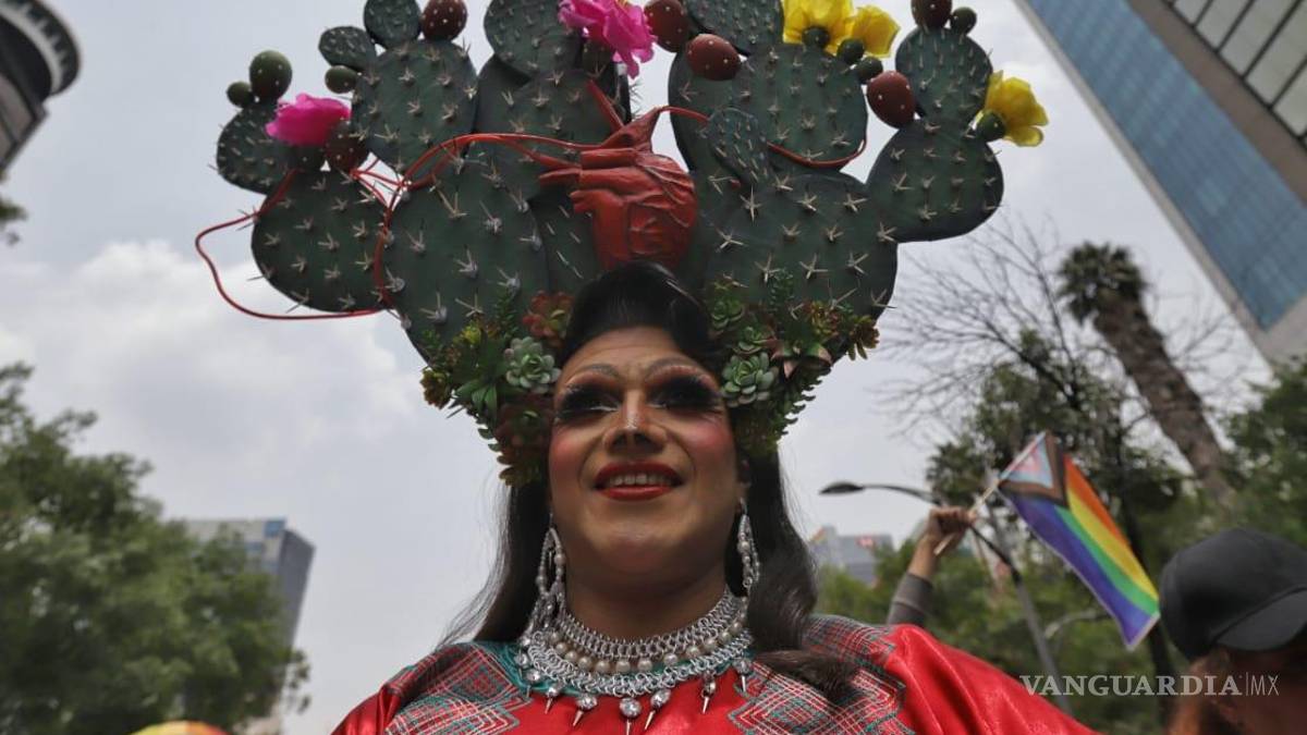 Pintan multicolor a la Ciudad de México, 250 mil personas acuden a marcha LGBTTTIQ+