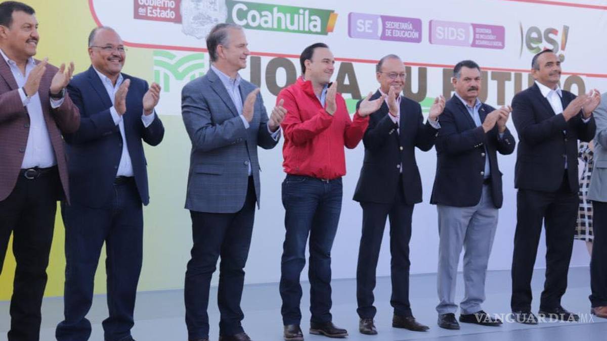Ven jóvenes de Coahuila su futuro en empresas y hospitales; Expo-edu: escaparate educativo