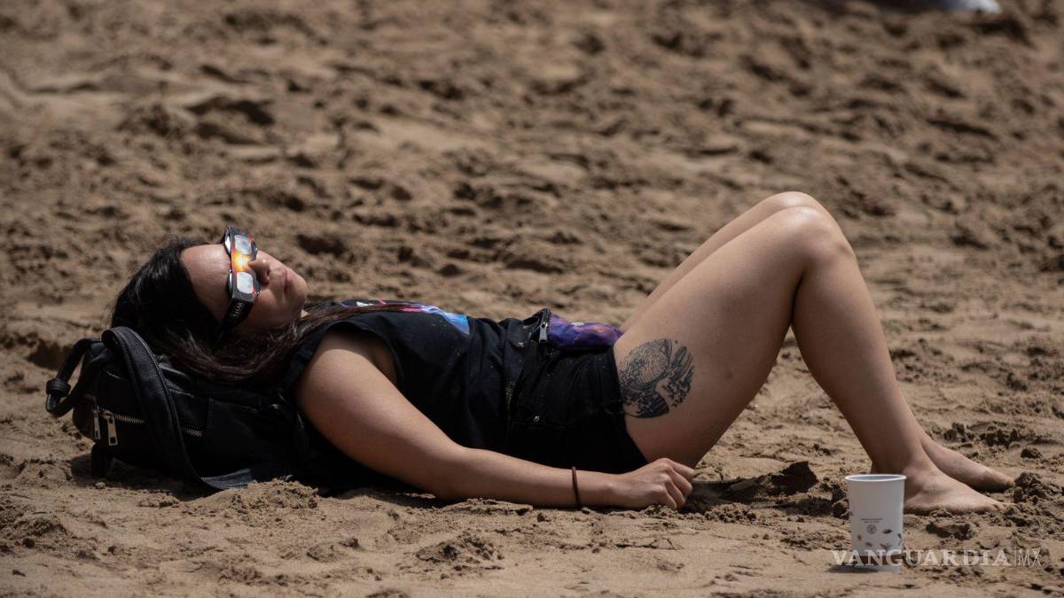 Así cautiva, maravilla y asombra el eclipse solar desde Mazatlán hasta la isla de Terranova (fotos)