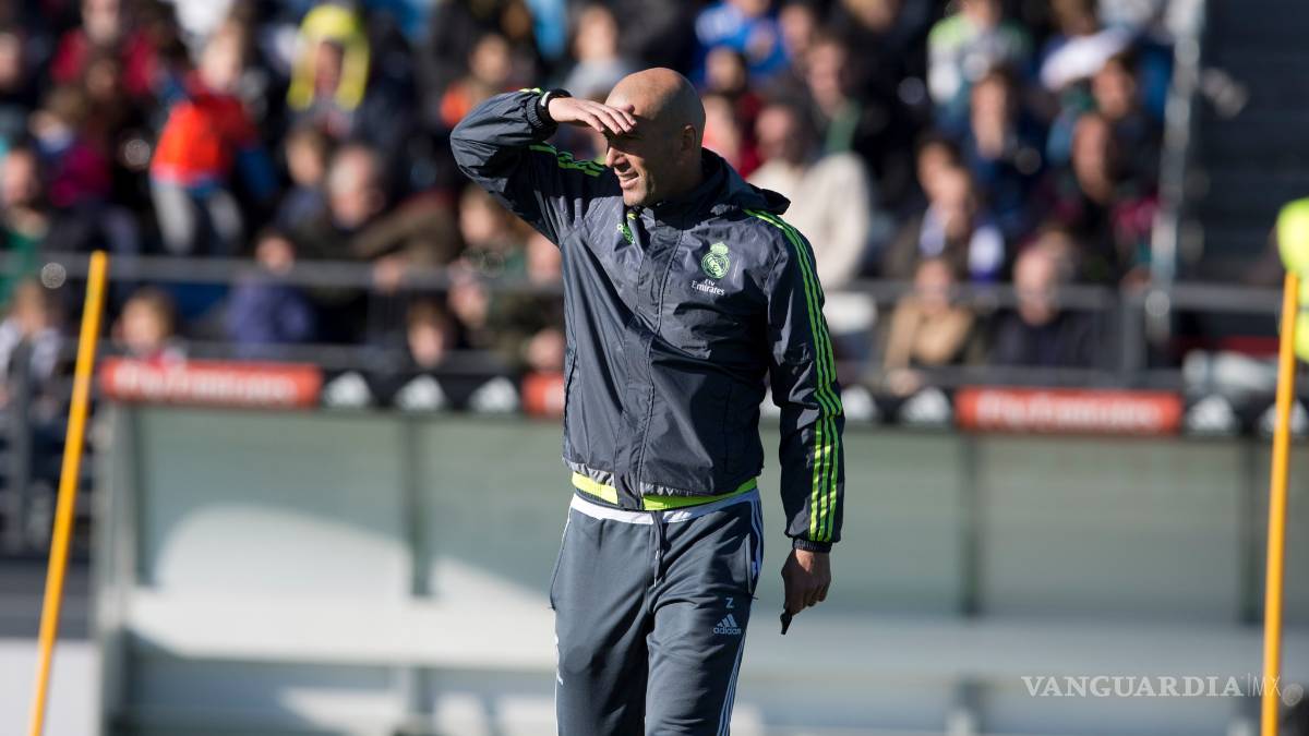 Zidane ilusiona al madridismo en su primer entrenamiento