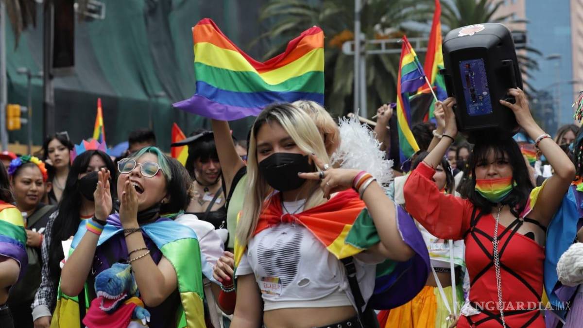 Pintan multicolor a la Ciudad de México, 250 mil personas acuden a marcha LGBTTTIQ+