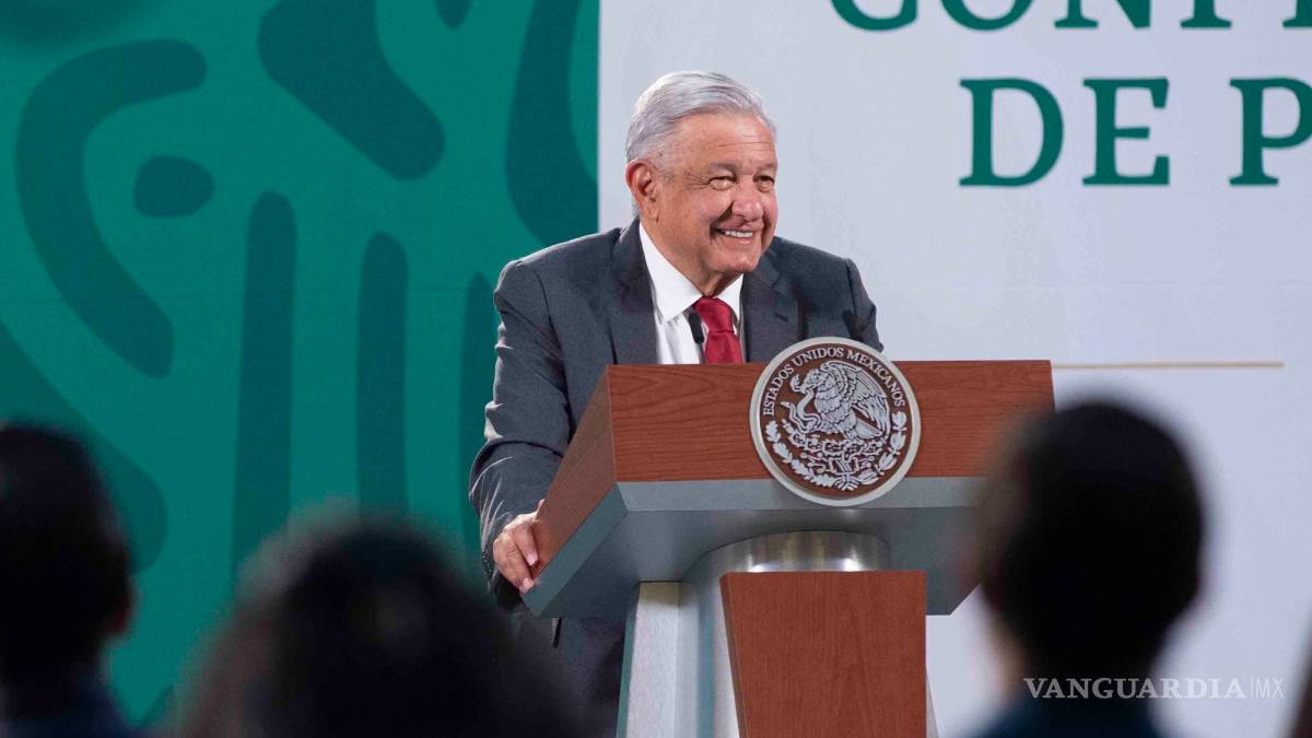 AMLO criticaba que remesas fueran la primera fuente de ingresos en México; hoy lo presume