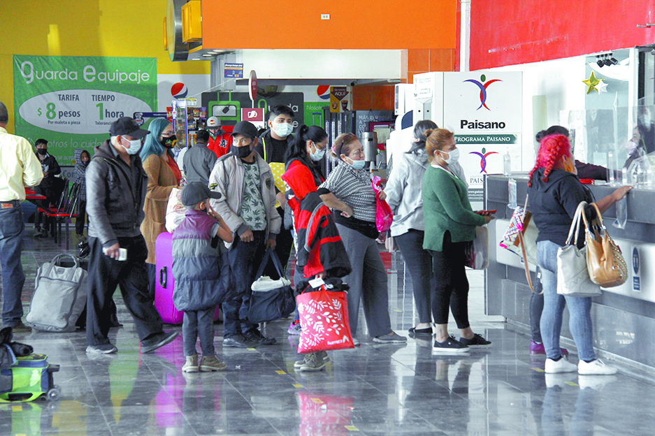 Alta demanda obliga a corridas extras en la Central Camionera de Saltillo