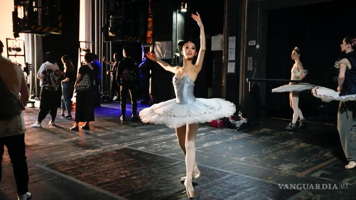 Así es como bailarines de varios países buscan un lugar en el Teatro Bolshoi de Moscú (fotos)