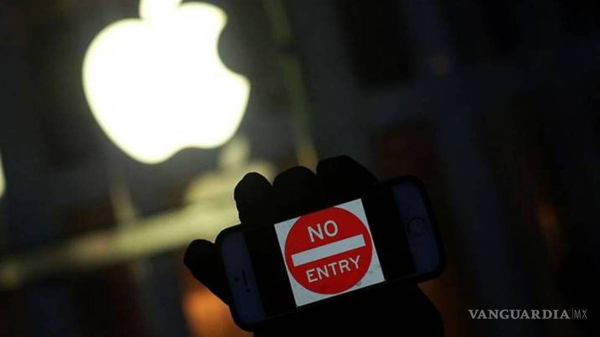 Joven de 18 años demanda a Apple por mil millones de dólares