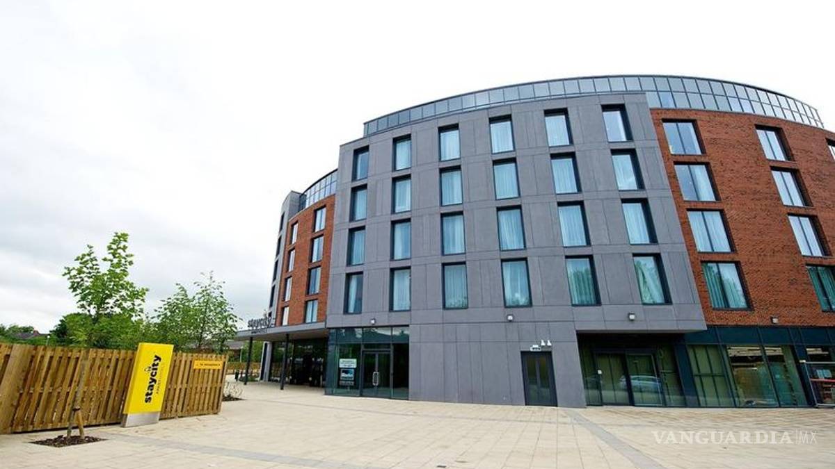 Hotel de York en Reino Unido confirma que dos de sus huéspedes dieron positivo por coronavirus