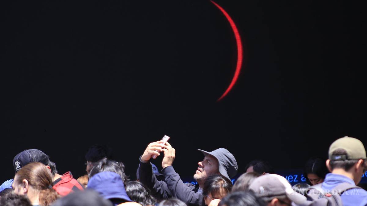 Así cautiva, maravilla y asombra el eclipse solar desde Mazatlán hasta la isla de Terranova (fotos)