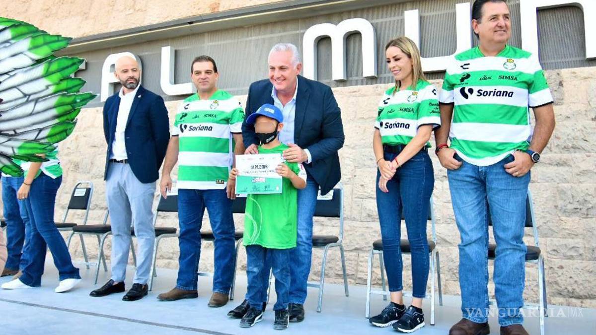 Román Alberto Cepeda refrenda su compromiso con niños y adolescentes de Torreón
