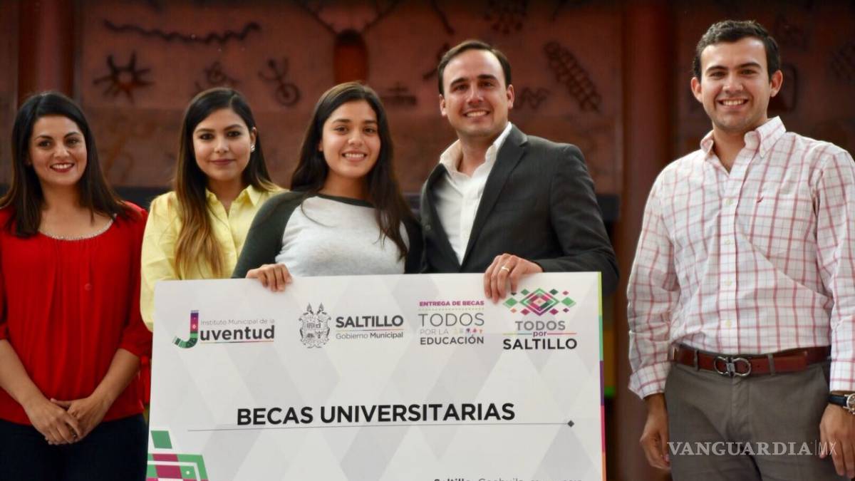 Reparte SEP 146 mdp en becas en la entidad