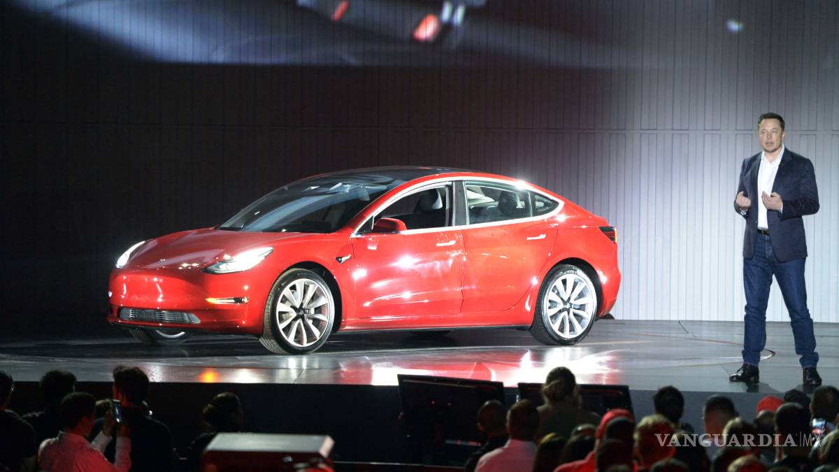Tesla presenta el Model 3, con el que quiere revolucionar el mercado