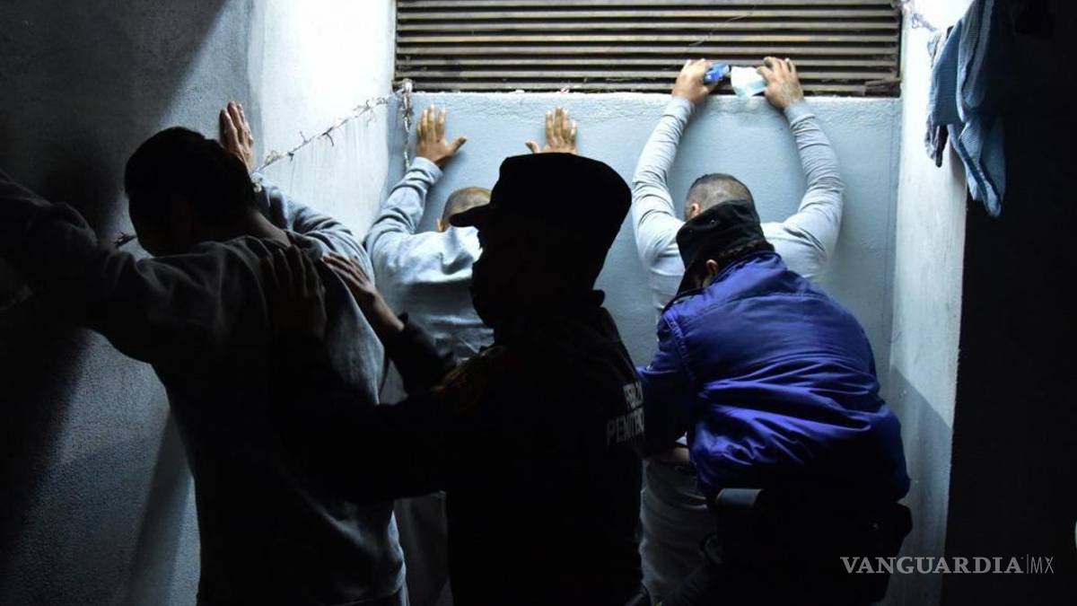 Encuentran objetos prohibidos en Penal de Apodaca 1 de Nuevo León