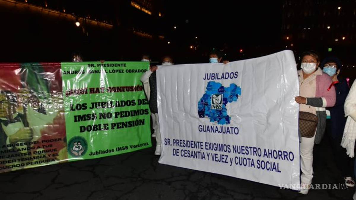 Protestan trabajadores de la salud, jubilados y pensionados del IMSS