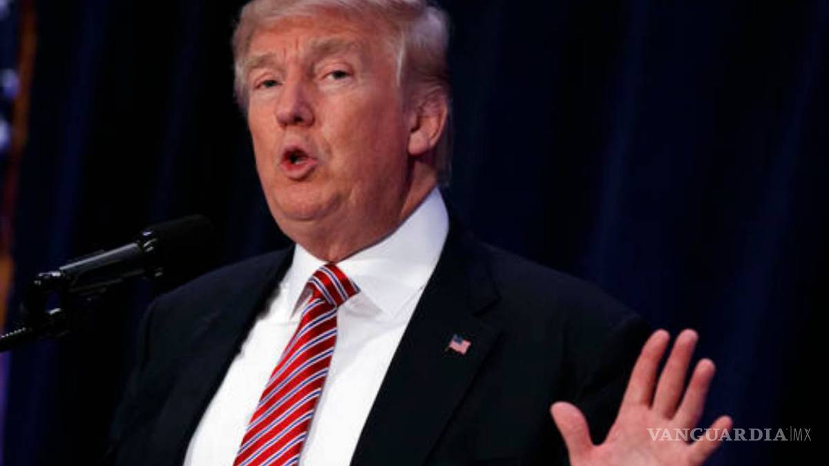 Recula Trump, dice que ataque a Obama fue sarcástico