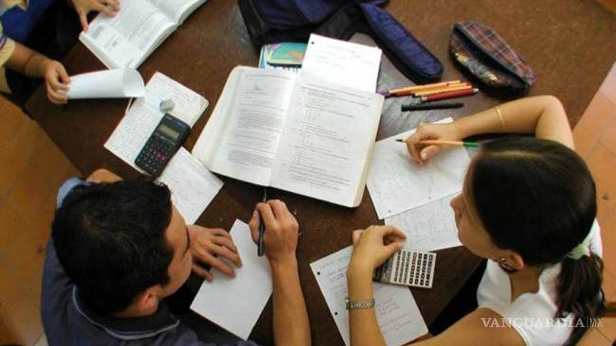 Más de 2,700 estudiantes de Piedras Negras se beneficiarán con becas