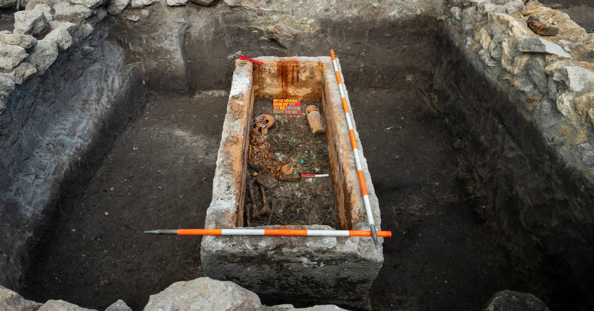 Arqueólogos descubren un sarcófago romano de 1.700 años en Budapest