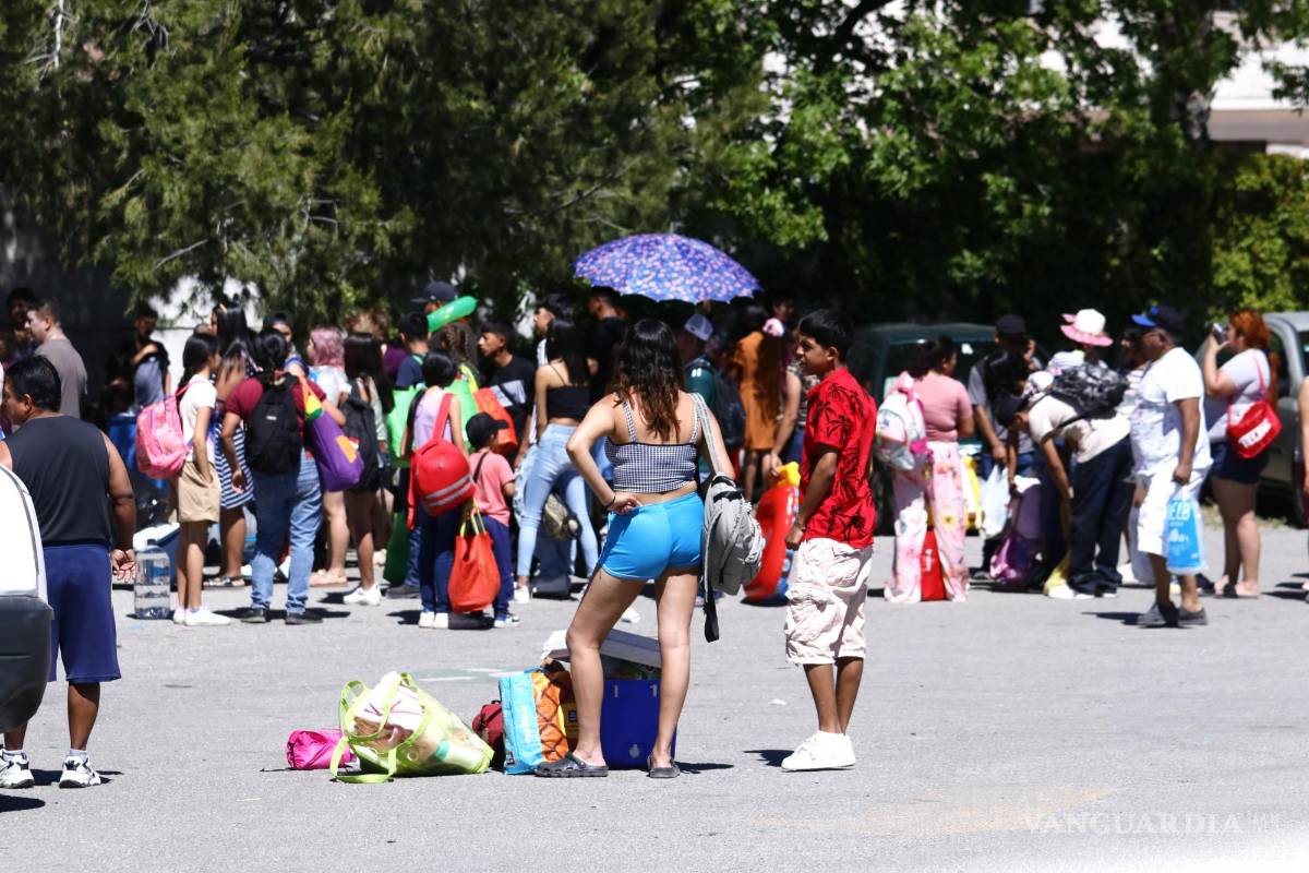 $!Personal de Protección Civil de Saltillo llevó a cabo revisiones exhaustivas en los centros acuáticos para garantizar la seguridad de los visitantes.