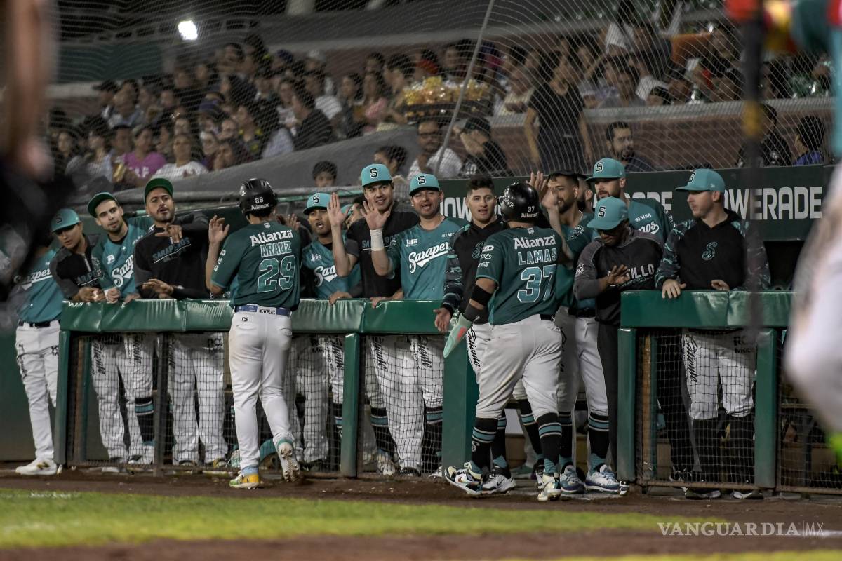 Saraperos se impone con ofensiva histórica y se queda la serie ante Rieleros en el Estadio Madero