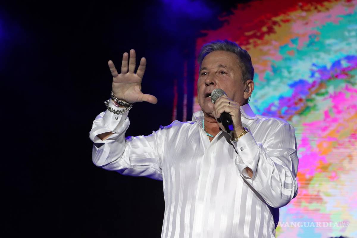 $!Con ‘un concierto de sonrisas’ y un paseo por la historia de sus canciones, Ricardo Montaner ofreció una noche inolvidable en Saltillo