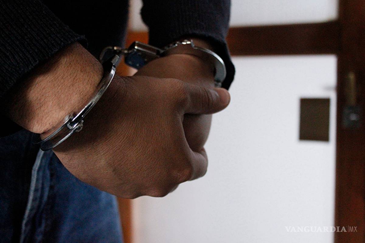 Detienen a 95 migrantes con antecedentes penales en Texas; 66 son mexicanos