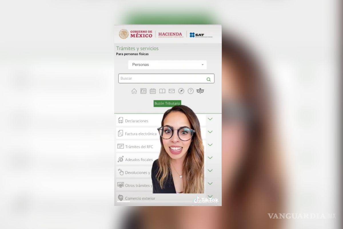$!La tiktoker explica que debe seleccionarse el año de la declaración, que es 2021, y después tarda un rato en cargarse la información.