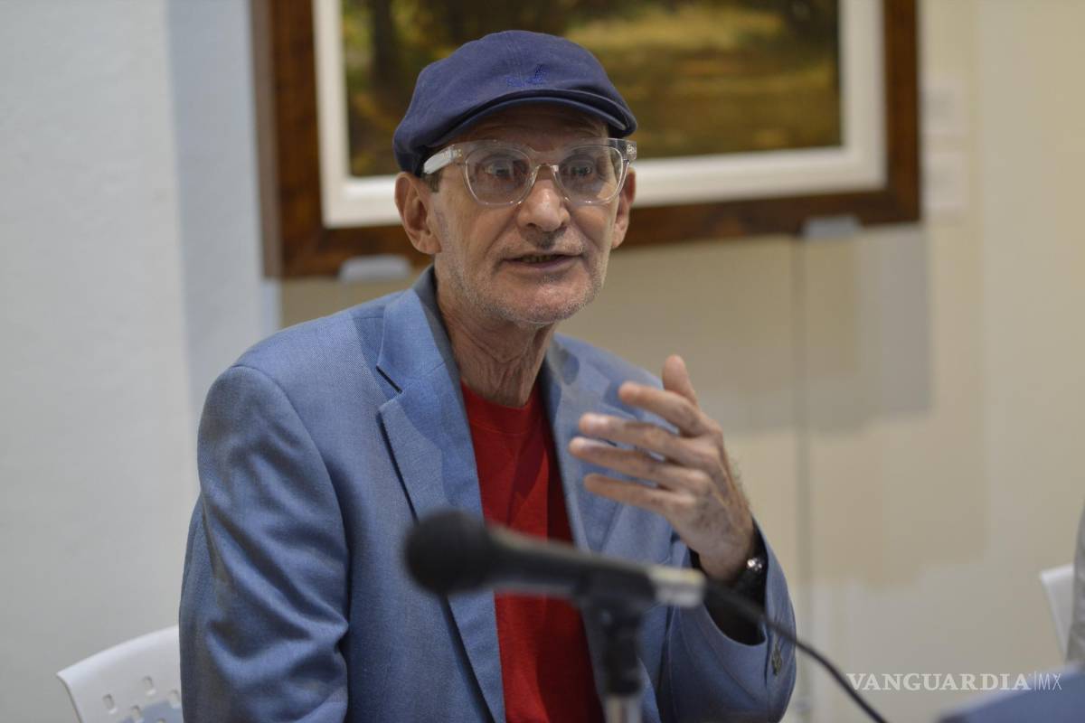 $!Javier Treviño, se explayó sobre el estilo del poeta, las diferentes facetas por las que su obra pasa, su liberación del sistema y sus influencias. | FOTO: OMAR SAUCEDO