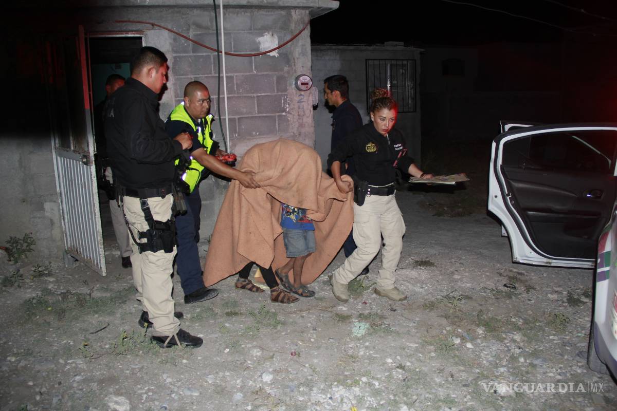 Rescatan a 4 menores encerrados en vivienda de Saltillo
