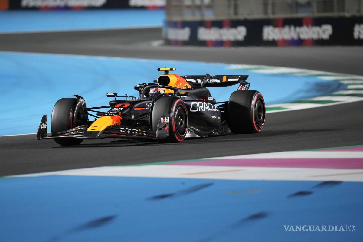 ¡Otro podio para Checo! Sergio Pérez vuelve a quedar segundo lugar, ahora en el GP de Arabia Saudita