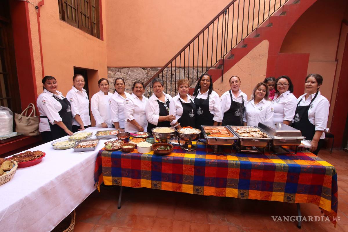 $!A celebrar a México, con unas tradicionales enchiladas
