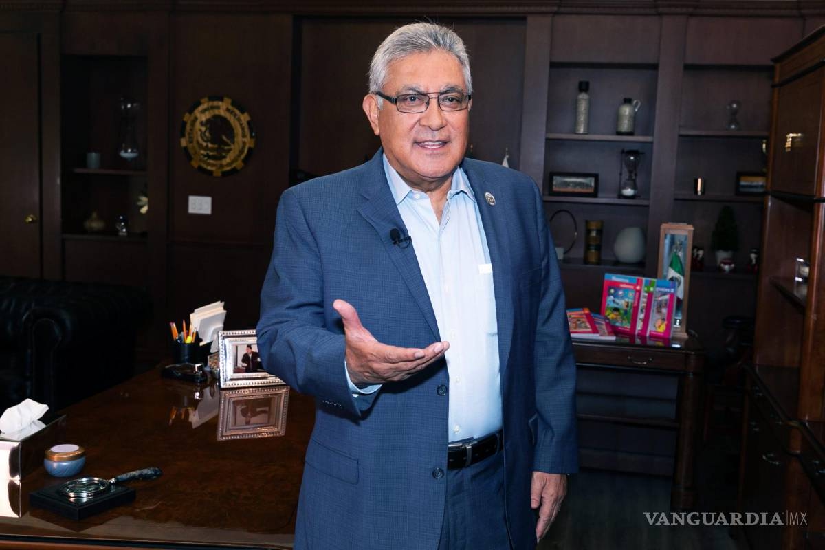 $!El líder magisterial negó que haya conflictos de interés pese a que el SNTE está contratando empresas de su familia.