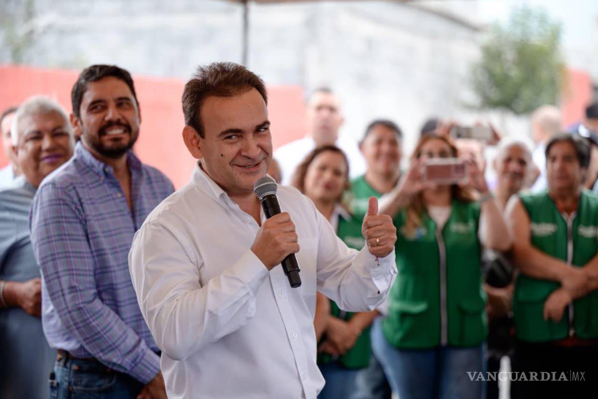 $!El diputado local electo Álvaro Moreira reconoció el trabajo del alcalde Javier Díaz y destacó la atención cercana a las necesidades de las familias saltillenses.