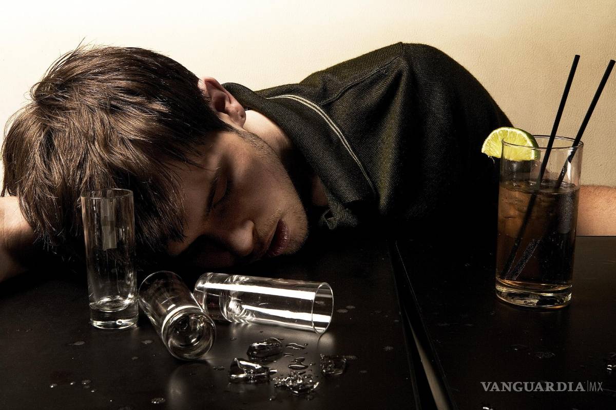 Reportan esta semana 11 casos de intoxicación por alcohol en jóvenes de Coahuila