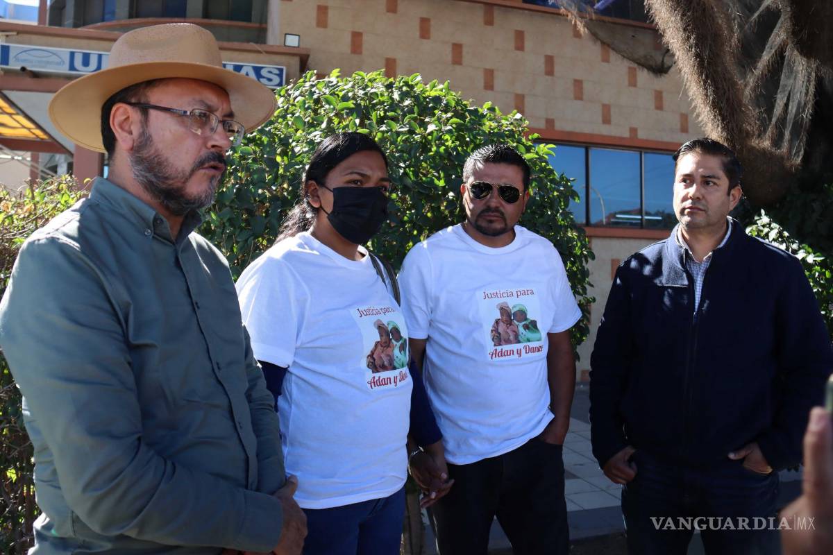 $!Maestros de la Coalición Magisterial, liderados por Gustavo García (izq.) han denunciado desde hace diez años anomalías en las clínicas del magisterio.