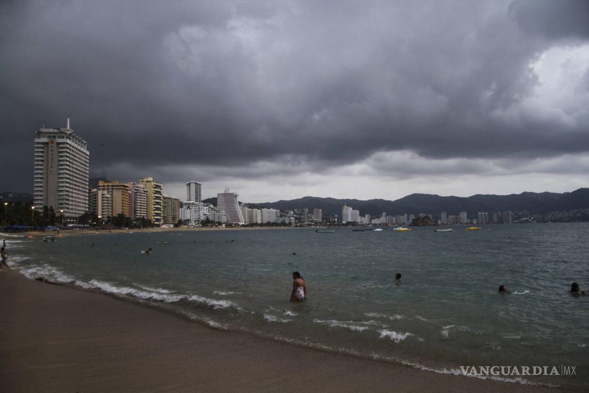 Cancelan 14 vuelos del AICM a Guerrero por tormenta tropical ‘Lester’