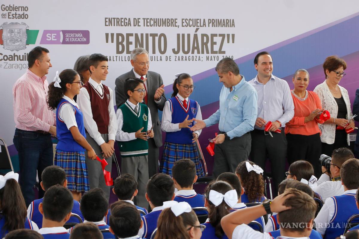 Felicita Gobierno de Coahuila a las maestras de los mejores alumnos de México... son de Saltillo