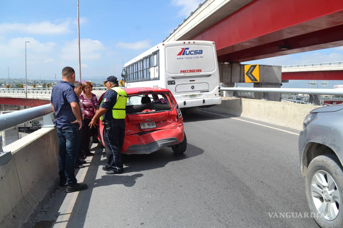 Le dan un cerrón y choca en el 'Sarape' megadistribuidor de Saltillo