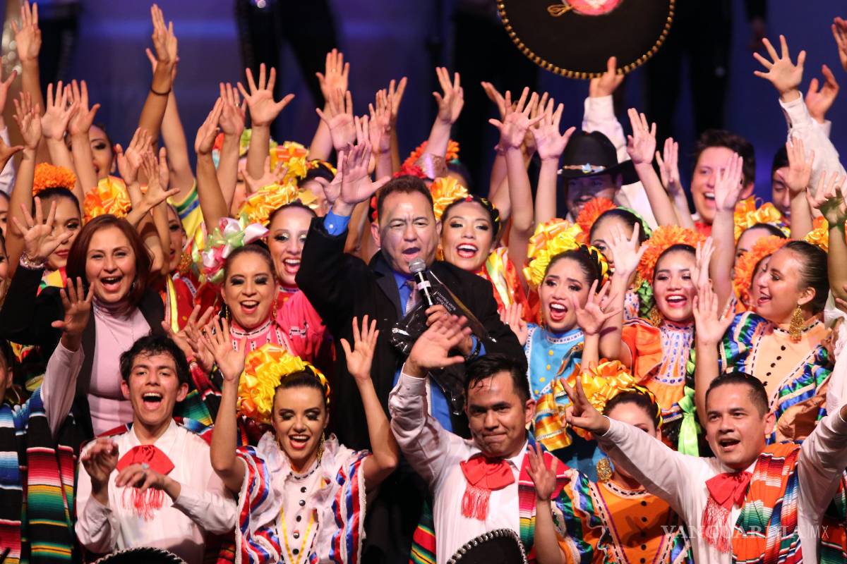 $!Rinden homenaje a Lalo Rodríguez, embajador de la danza folklórica mexicana