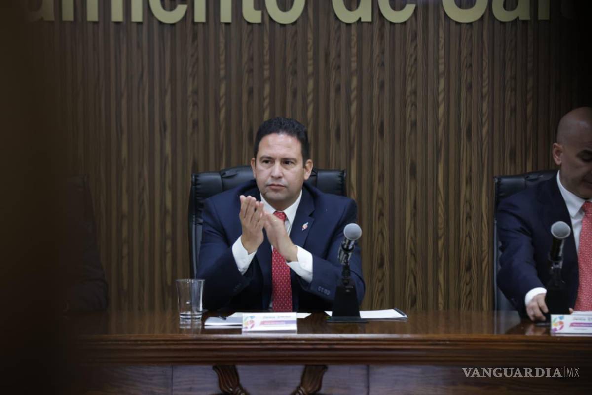 $!El Cabildo de Saltillo fue escenario de la presentación del balance anual, en un ejercicio de rendición de cuentas ante la ciudadanía.