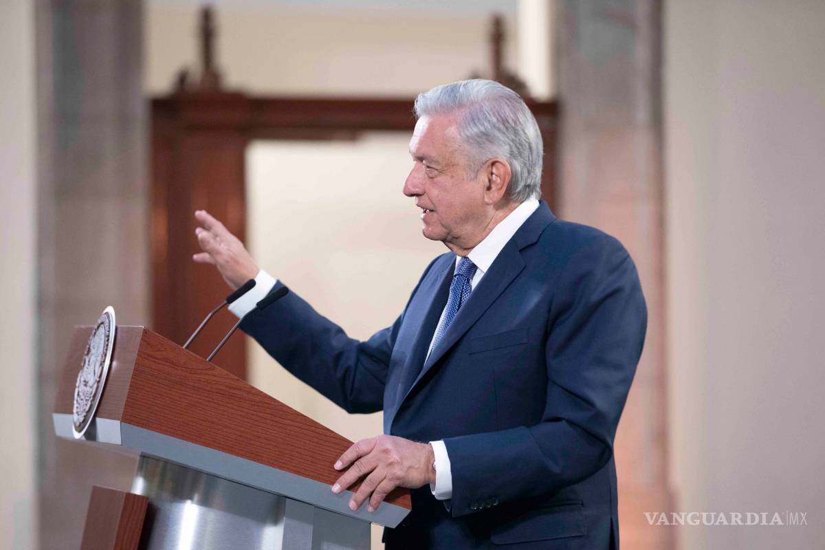 'Son gajes del oficio'... AMLO sobre insultos que recibió en avión
