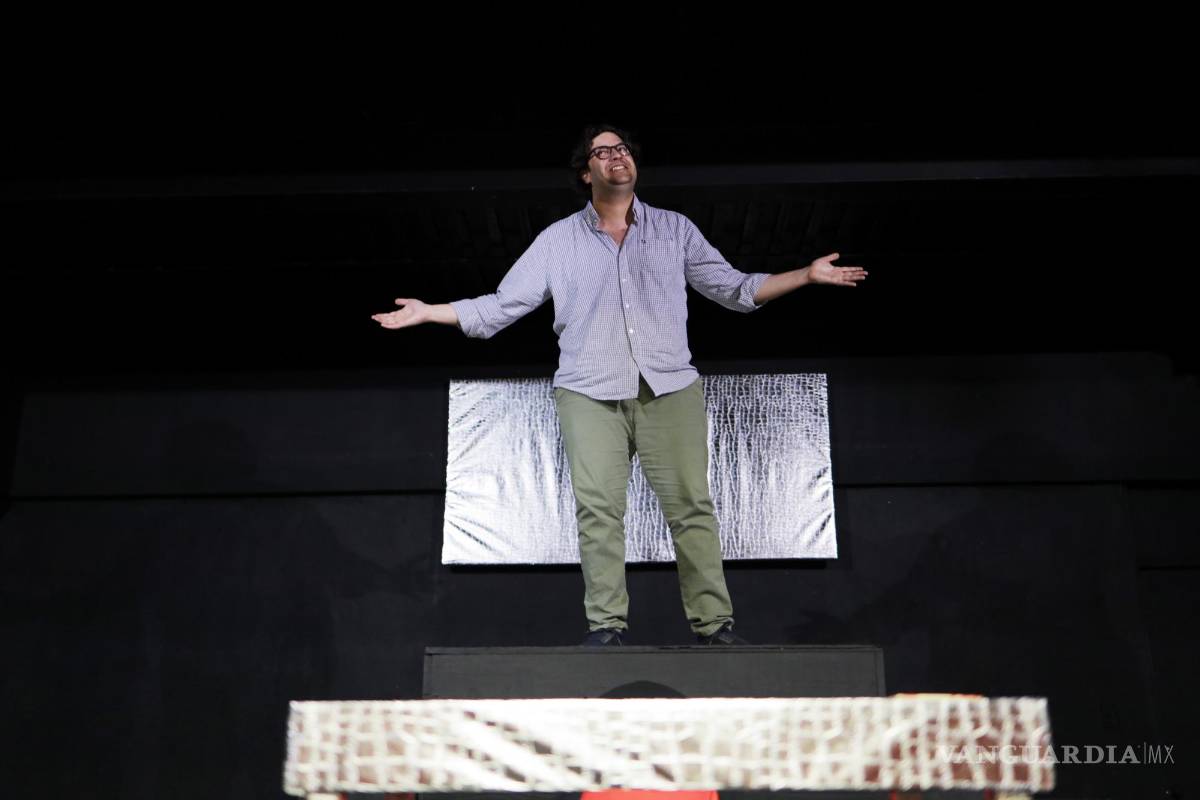 $!‘El Universo de Gerardo’: Espejo y ventana para un hombre dedicado al amor