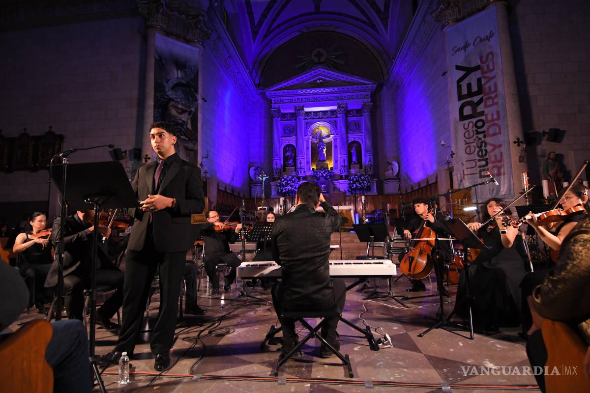 $!El Festival Ánimas del Desierto viste a la capital de Coahuila con arte, música y homenajes en el marco de las celebraciones de Día de Muertos.