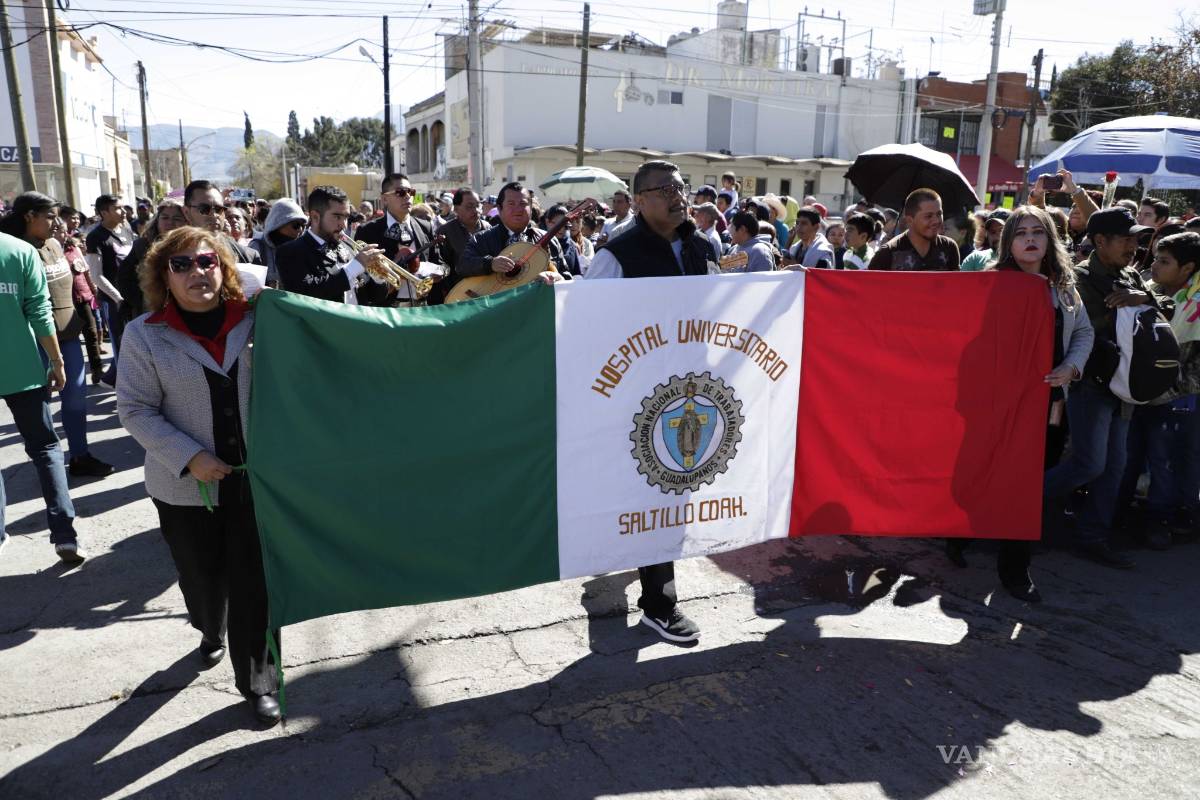 $!En Saltillo, miles de trabajadores participan en peregrinación guadalupana